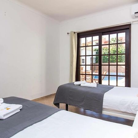 Villa Dogueno- Privat Pool & Privacy & Albufeira Center Bagian luar foto