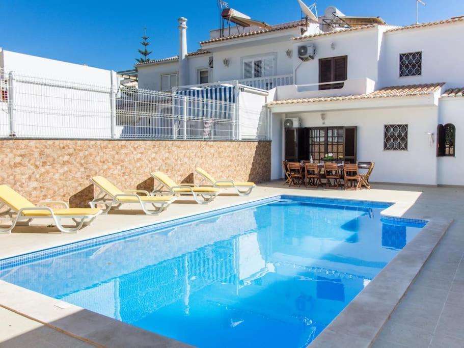 Villa Dogueno- Privat Pool & Privacy & Albufeira Center Bagian luar foto