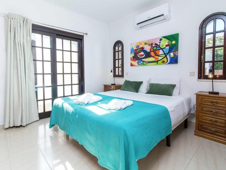 Villa Dogueno- Privat Pool & Privacy & Albufeira Center Bagian luar foto