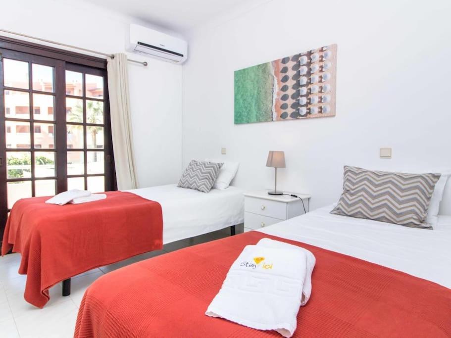 Villa Dogueno- Privat Pool & Privacy & Albufeira Center Bagian luar foto