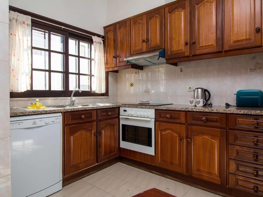 Villa Dogueno- Privat Pool & Privacy & Albufeira Center Bagian luar foto