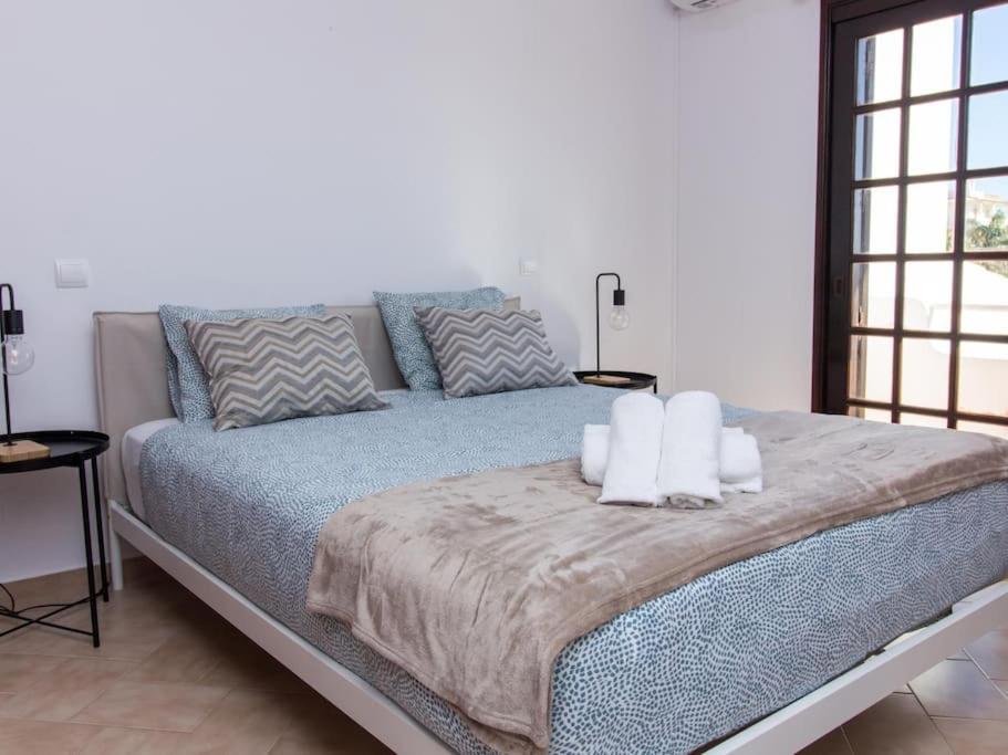 Villa Dogueno- Privat Pool & Privacy & Albufeira Center Bagian luar foto