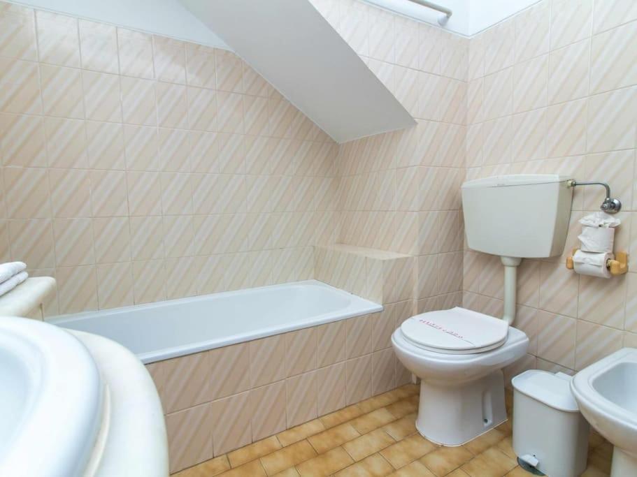 Villa Dogueno- Privat Pool & Privacy & Albufeira Center Bagian luar foto