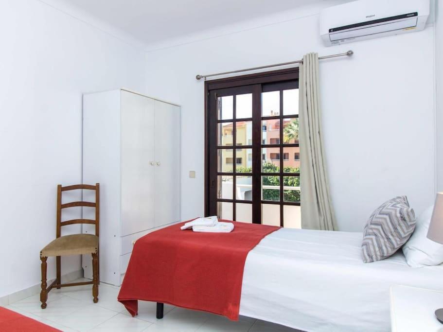 Villa Dogueno- Privat Pool & Privacy & Albufeira Center Bagian luar foto