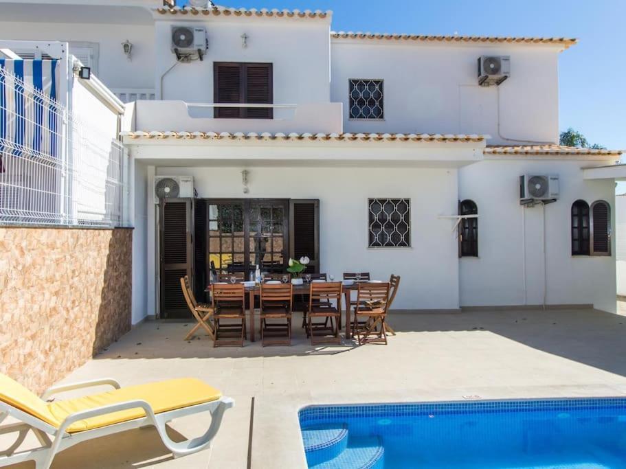 Villa Dogueno- Privat Pool & Privacy & Albufeira Center Bagian luar foto