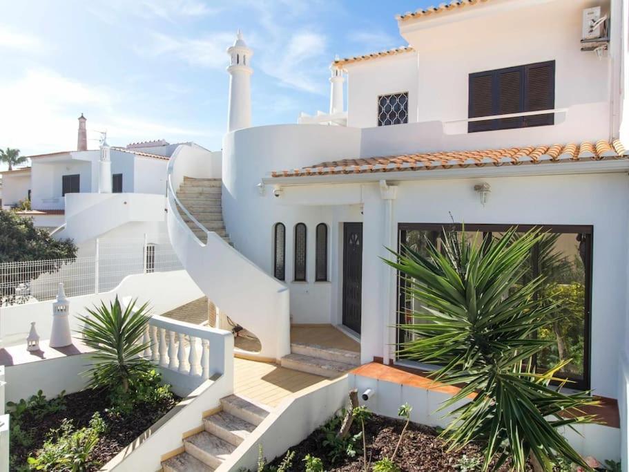 Villa Dogueno- Privat Pool & Privacy & Albufeira Center Bagian luar foto