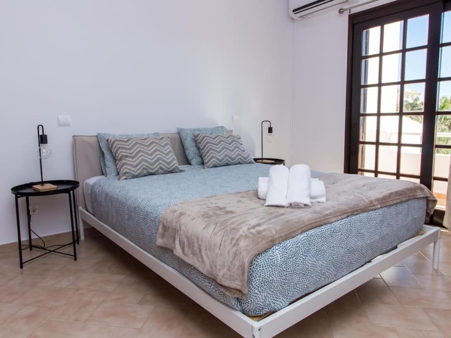 Villa Dogueno- Privat Pool & Privacy & Albufeira Center Bagian luar foto